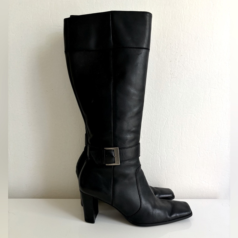 Vintage black knee high boot with buckle